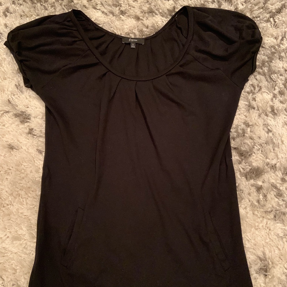 Express -black top size large with 2 pockets